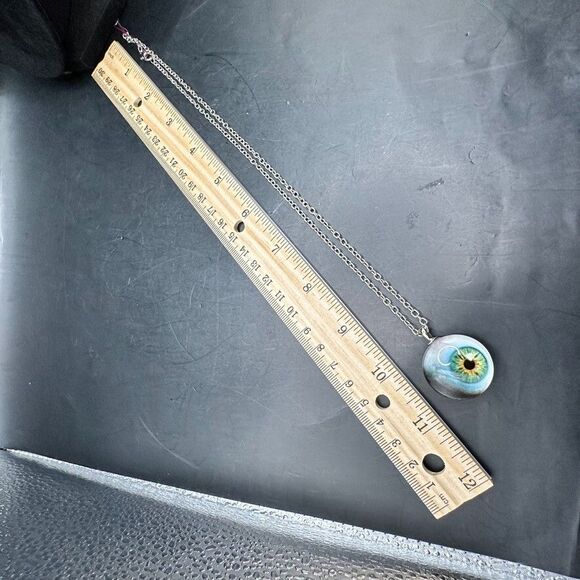 Gothic Green Eyeball Pendant Necklace Halloween Witchy evil eye 22 inches - Picture 8 of 11